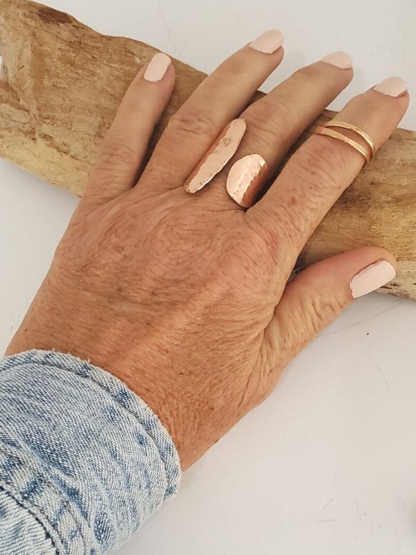 wearing 3 rings on 1 one hand 