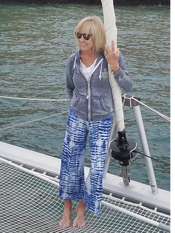 Silver circle karma necklace travels to Greece!